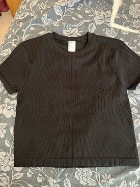NWT Fabletics Black Ribbed Short Sleeve Top Size SMALL